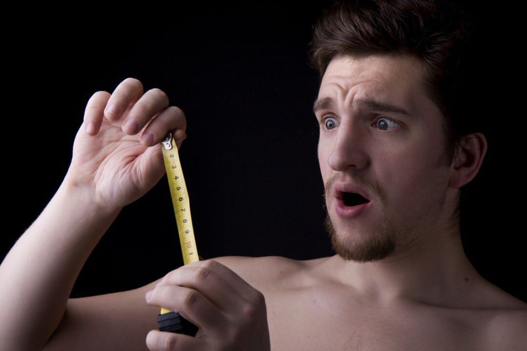 Muž si zväčšil penis obkladmi zo sódy